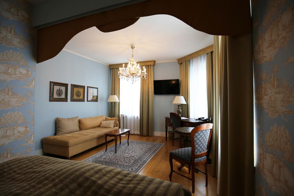 Boutique Hotel Yoepuu ยิวาสคูลา ภายนอก รูปภาพ