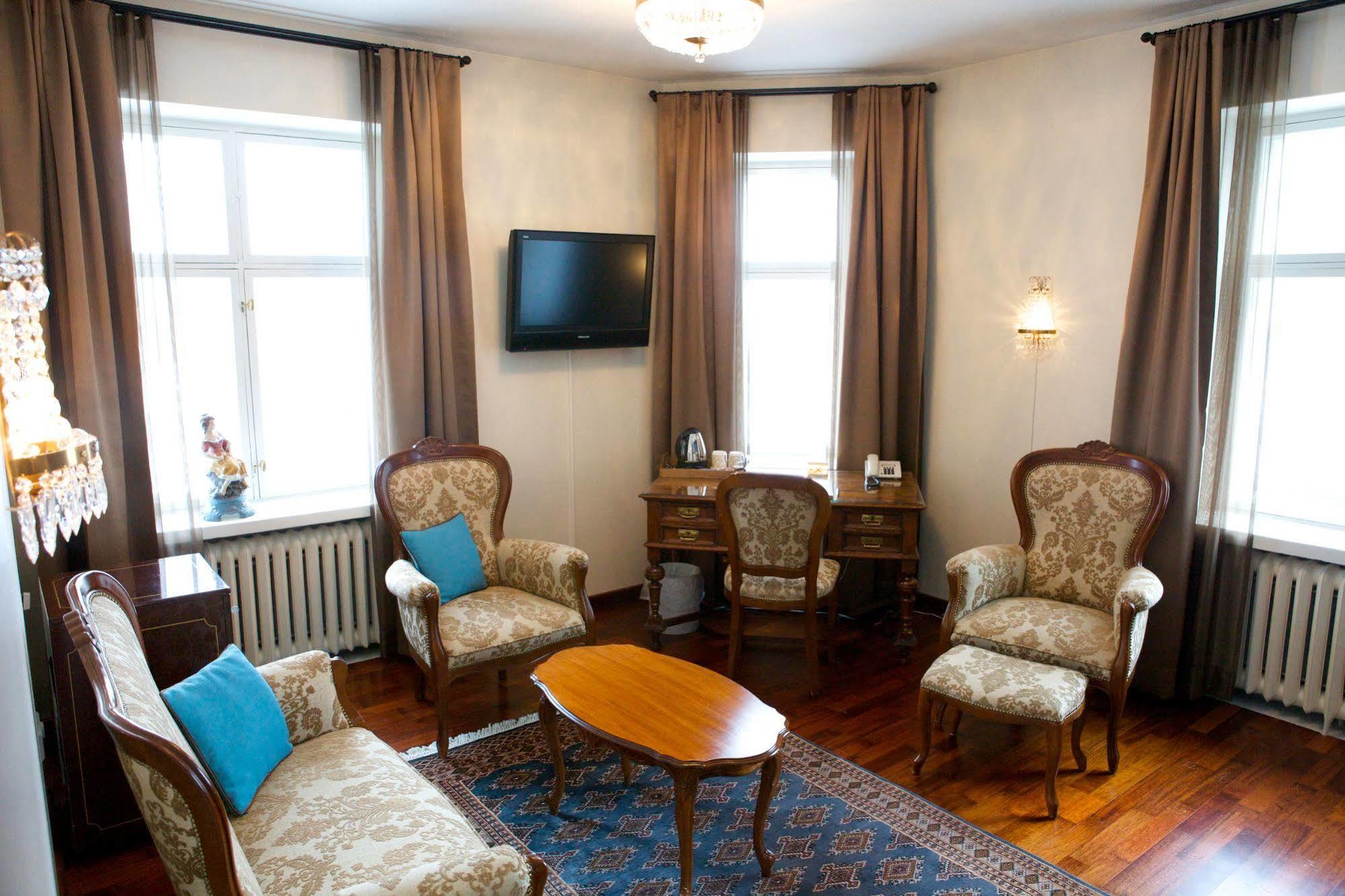 Boutique Hotel Yoepuu ยิวาสคูลา ภายนอก รูปภาพ