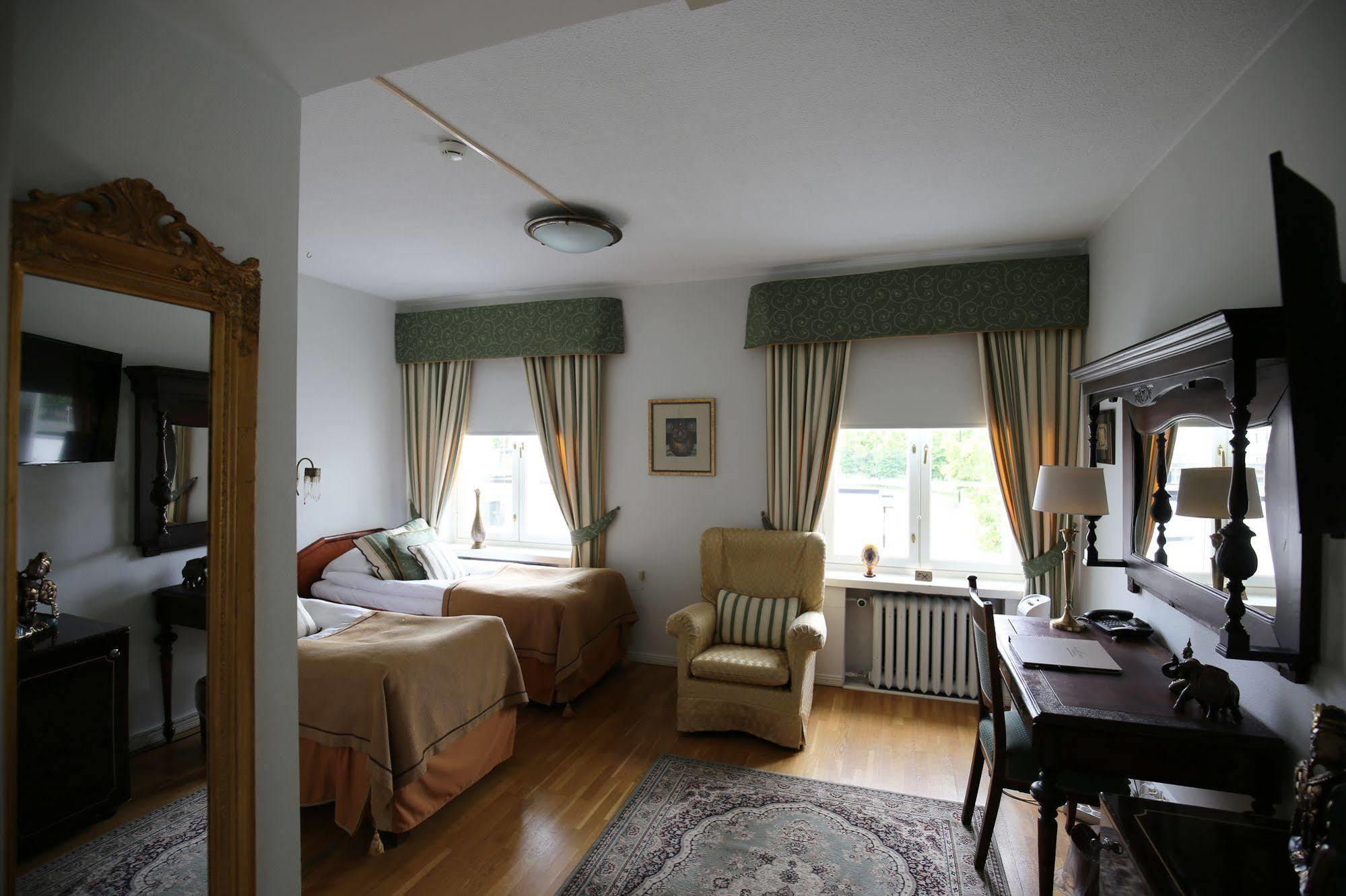 Boutique Hotel Yoepuu ยิวาสคูลา ภายนอก รูปภาพ
